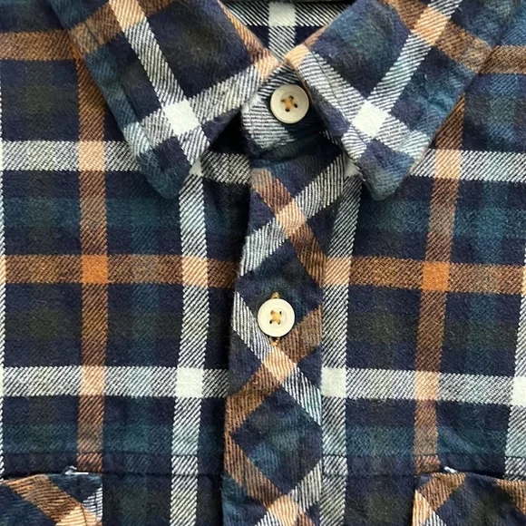 Medium William Rast button down - Picture 3 of 3